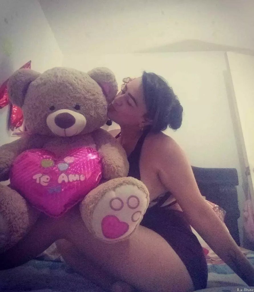Beatriz Profile image 4