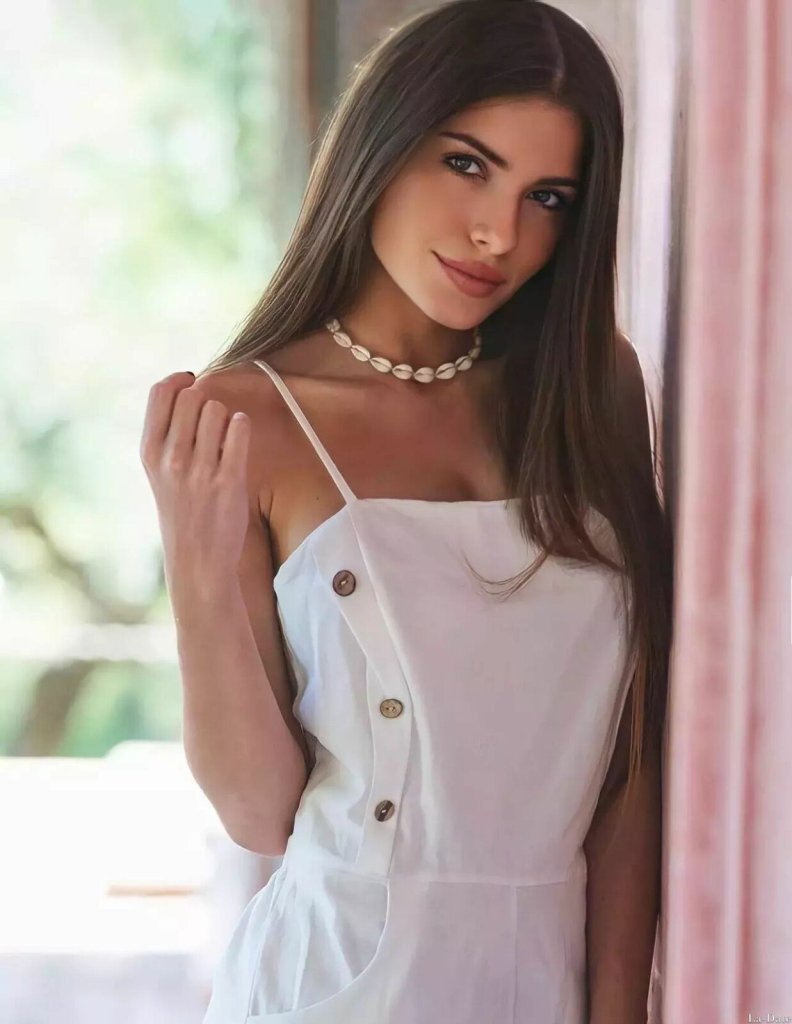 Roxana Profile image 3