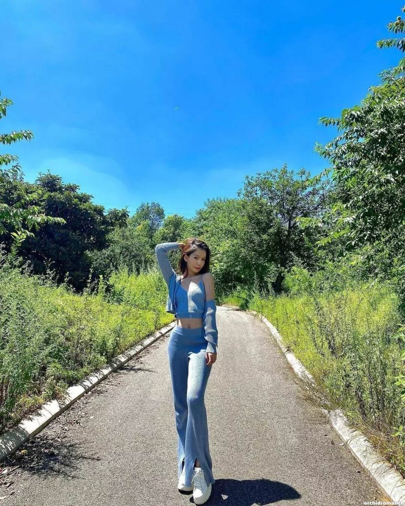 Yuxuan Profile image 3