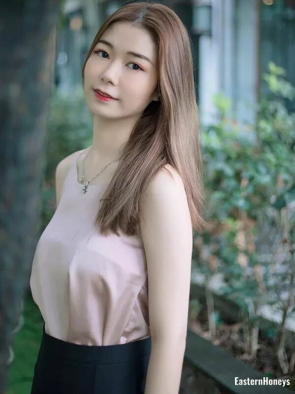 Rose Profile image 3