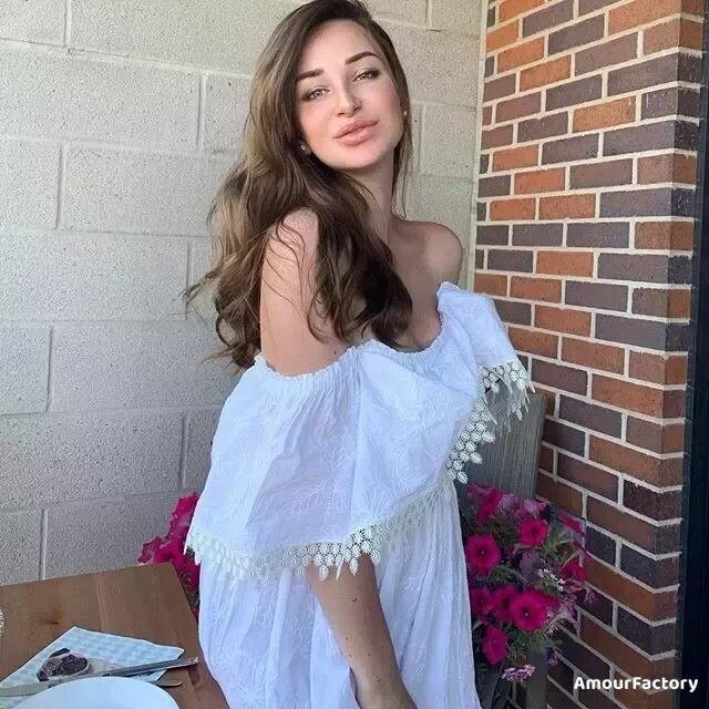 Yulia Profile image 3